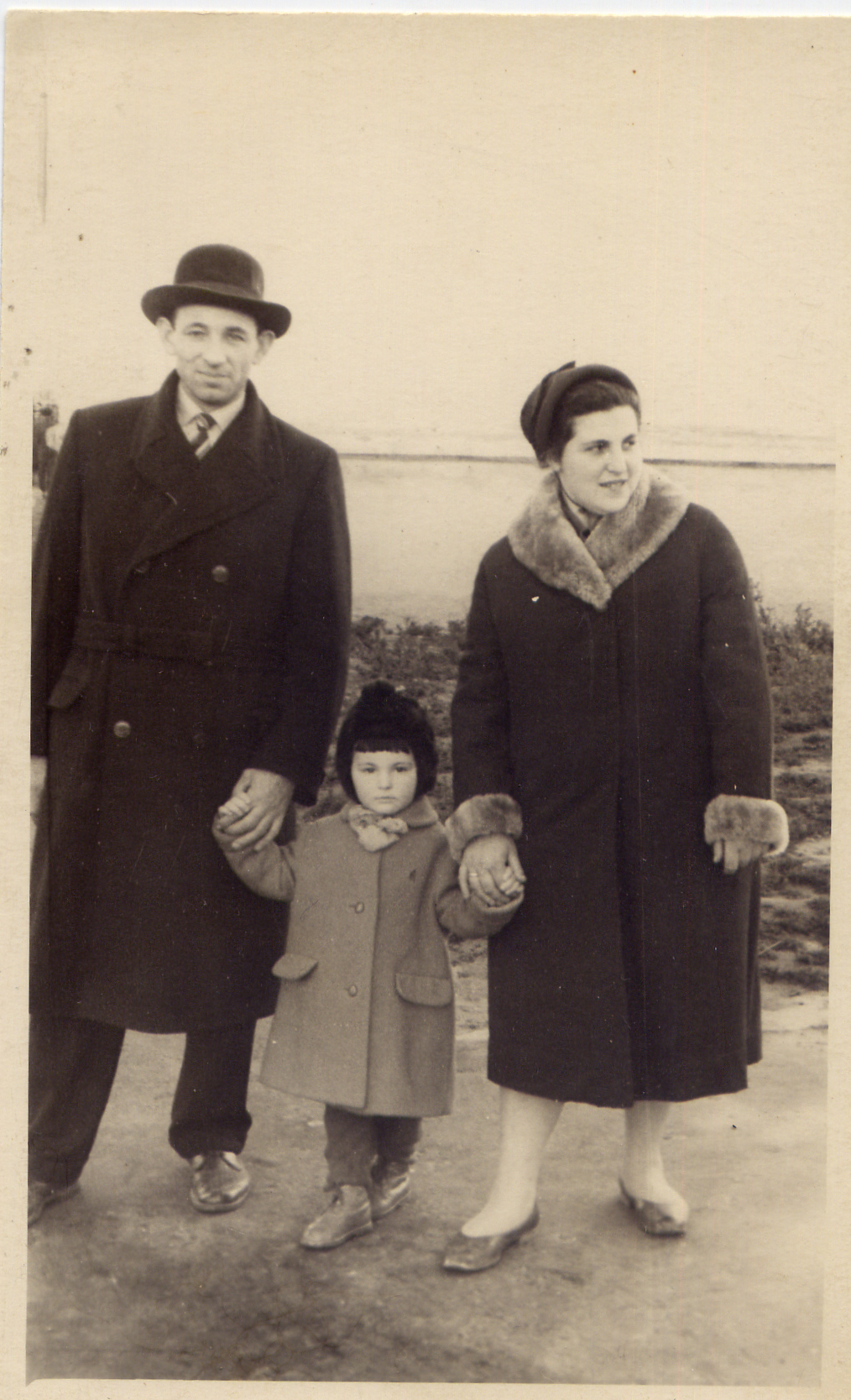 Александр и Раиса Синичкины с дочерью Жанной